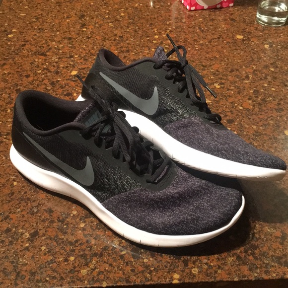 nike flex contact trainers